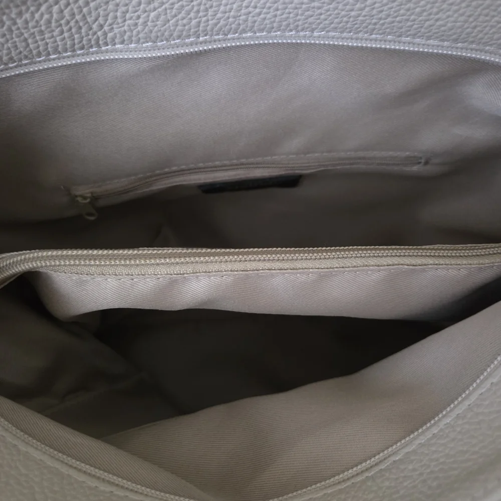 NEW MADE IN LITHUANIA OFF WHITE LEATHER TASSELS & POCKETS ZIPPER SHOULDER BAG